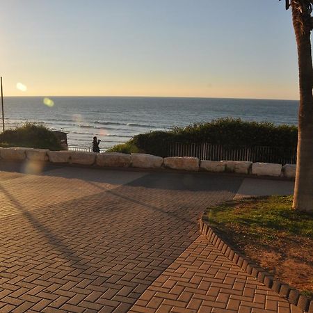Isra Home Rothschild 8-2 Apartment Bat Yam Exterior photo